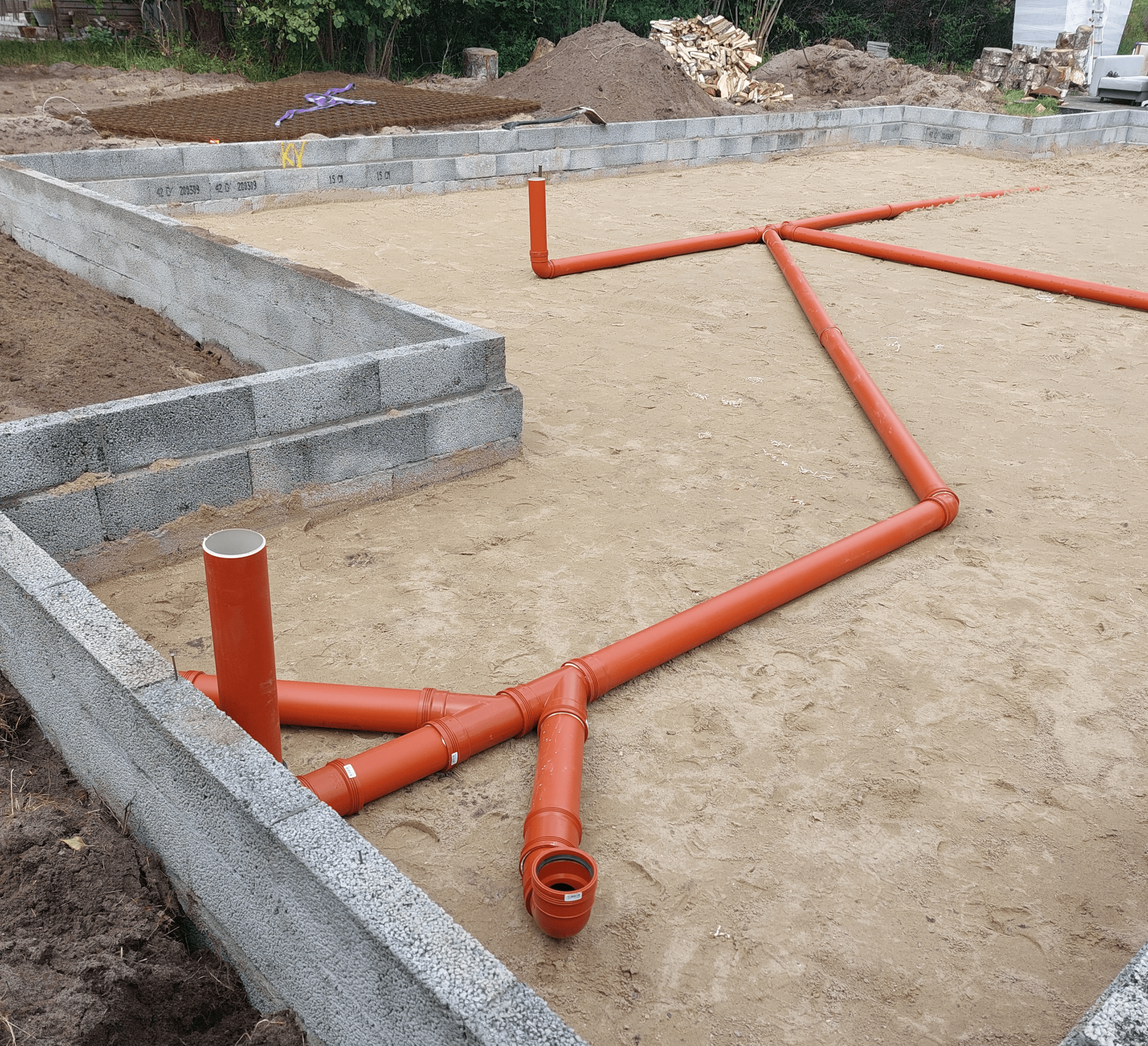 Lægning af kloakrør med kloakservice og betonarbejde i Slagelse fra TR BETON, KLOAK OG ANLÆG ApS